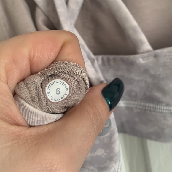 Lululemon high neck energy bra size 6 - Picture 6 of 6